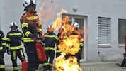 16 Mitarbeiter des Spitals legten erfolgreich die Truppmann-Ausbildung ab und verstärken nun das ...
