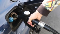Den Donnerstag nutzten die Österreicher, um den Tank nach Inkrafttreten der Spritpreisbremse bis ...
