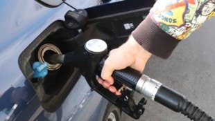 Den Donnerstag nutzten die Österreicher, um den Tank nach Inkrafttreten der Spritpreisbremse bis ...