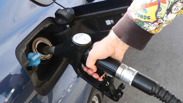 Den Donnerstag nutzten die Österreicher, um den Tank nach Inkrafttreten der Spritpreisbremse bis ...