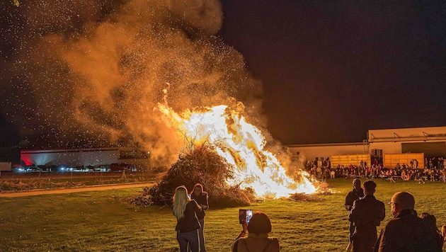 Das Osterfeuer ist in vielen ländlichen Gemeinden ein Fixpunkt im Brauchtum. (Symbolfoto).