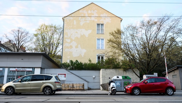 The fatal altercation took place in this public housing complex.