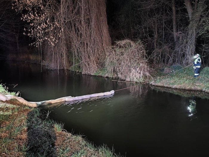 Auch gegen austretendes Öl und Treibstoff wurden Vorsichtsmaßnahmen getroffen.