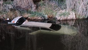 Der Pkw ging vollständig unter.