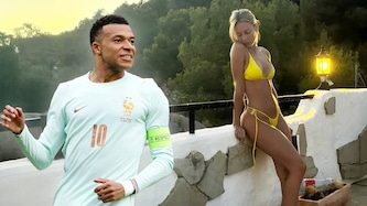 Was läuft da zwischen Kylian Mbappe und Ester Exposito?