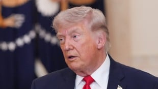 US-Präsident Donald Trump hat sich ungewohnt zurückhaltend zum Abschuss des Jets über den Iran ...