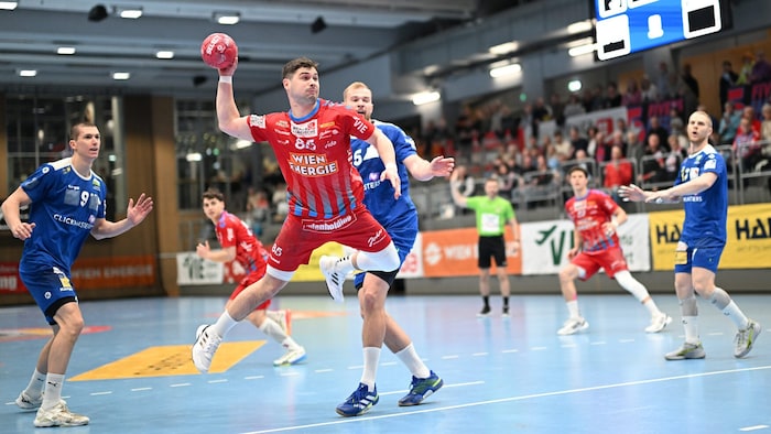 Fivers-Aufbau Fabio Schuh.