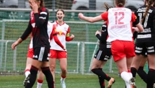 Große Vorfreude von Elfmeterschützin Lucia Orkic.