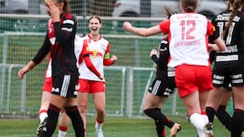 Große Vorfreude von Elfmeterschützin Lucia Orkic.