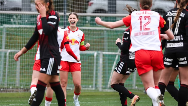 Große Vorfreude von Elfmeterschützin Lucia Orkic.