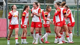 Die Salzburg-Frauen jubeln über den Einzug ins ÖFB-Cup-Finale 2026.