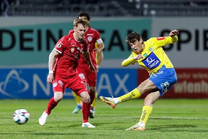 Moritz Jerabek (re.) erzielte beim 1:2 gegen Kapfenberg das Vienna-Tor.