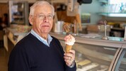 „Eiskönig“ Walter Vogl (79) hofft auf baldige Anstellung seiner „Wunschprinzessin“, einer ...