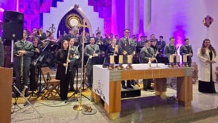 Oberst Johann Kausz ist einer, der sich vielseitig mit der Musik beschäftigt und die Konzerte ...