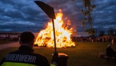 Das Osterfeuer in Raaba-Grambach (Bild) verlief am Karsamstag stimmungsvoll und friedlich. Jenes ...