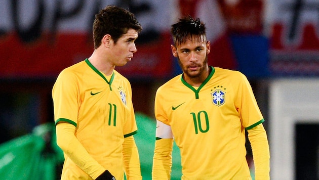 Oscar (l.) hier mit Neymar