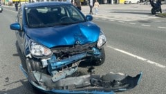 Sowohl das Motorrad als auch der Pkw wurden schwer beschädigt.