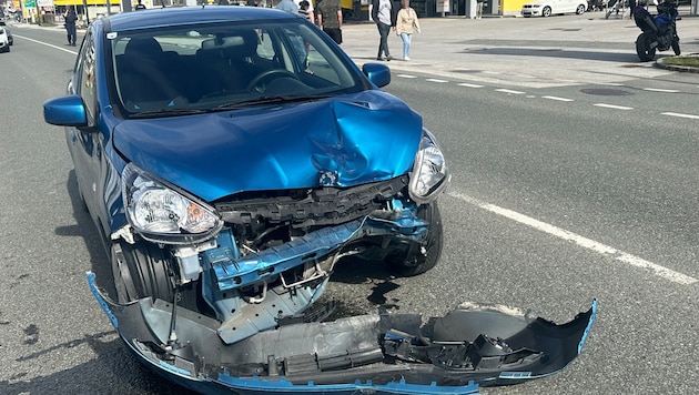 Sowohl das Motorrad als auch der Pkw wurden schwer beschädigt.