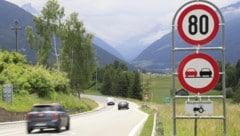 Tempo runter, Kosten runter? Ob mehr als buchstäbliche Symbolpolitik dahintersteckt, fragen wir ...