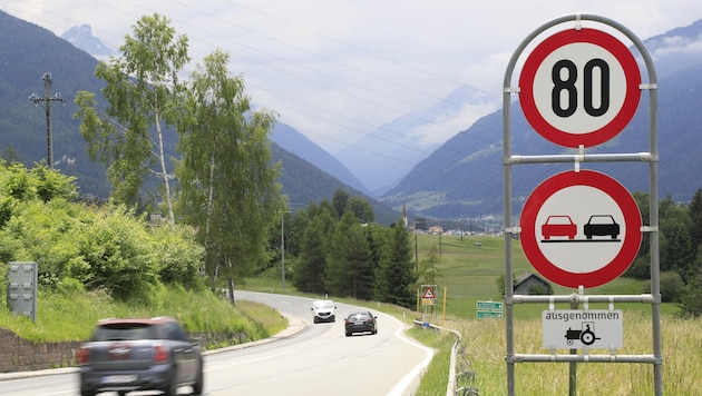 Tempo runter, Kosten runter? Ob mehr als buchstäbliche Symbolpolitik dahintersteckt, fragen wir ...