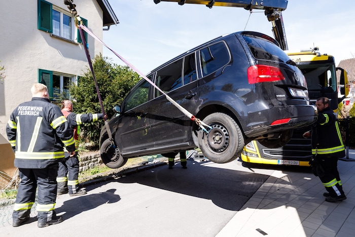 Der ÖAMTC und die Florianijünger halfen bei der Bergung.
