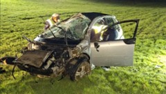 Das Auto wurde völlig zerstört.