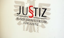 Nach dem Innenministerium soll nun auch das Justizministerium Akten an den U-Ausschuss liefern. 