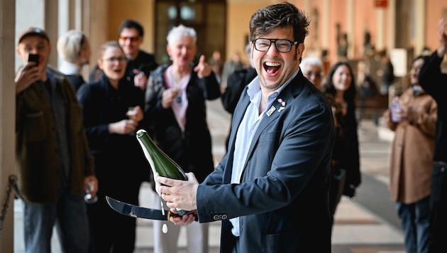 Stefan Sonntagbauer bei seiner Promotionsfeier an der Uni Wien.