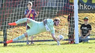 St. Pauls Goalie Dominik Messner war beim Elfmeter in der 96. Minute sogar dran!