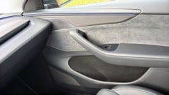 In Teslas ist im Fall des Falles die Notentriegelung der Türen zu schwer zu finden.