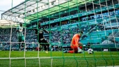 Torhüter Niki Hedl leistete sich erneut einen Patzer. 