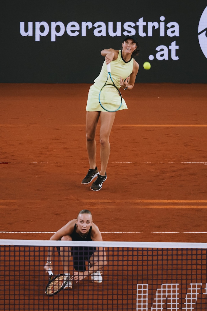 Im Doppel schieden Tagger und Potapova (am Netz) knapp aus.