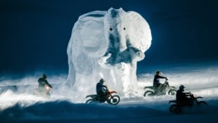 Für Action werden auch die Motocrossfahrer sorgen. Sie sind Teil von Hannibals Heer, das sich am ...