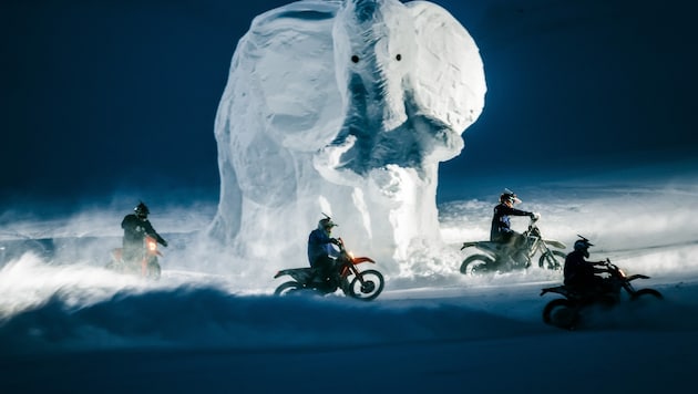 Für Action werden auch die Motocrossfahrer sorgen. Sie sind Teil von Hannibals Heer, das sich am ...