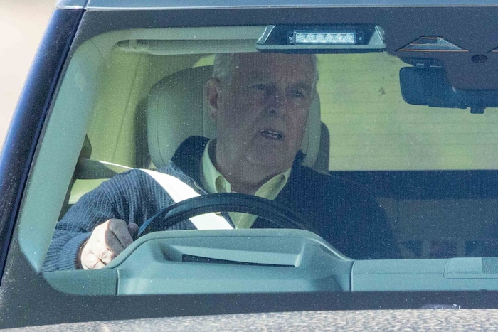 Ein Foto vom 6. April zeigt Andrew Mountbatten Windsor auf dem Weg nach Wood Farm auf dem ...