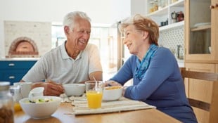 Im Alter ausgewogen essen und auf Proteine achten!