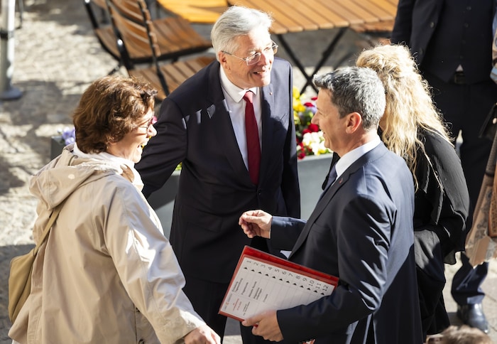 An old and a new governor