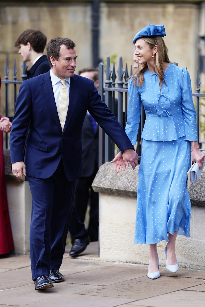 Feuertaufe geglückt! Peter Phillips greift nach dem Ostergottesdienst sichtlich happy nach der ...