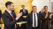 Daniel Fellner (Bildmitte) wurde mit 22 von 34 Stimmen zum Landeshauptmann gewählt.