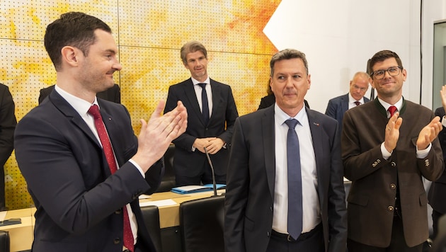 Daniel Fellner (center) was elected governor with 22 out of 34 votes.