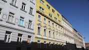 Auch jenes gelbe Haus in der Aichholzgasse wurde aktuell ins Visier genommen.