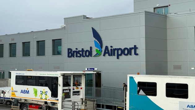 In Großbritannien ist ein Mann zu zehn Monaten Gefängnis verurteilt worden, weil er betrunken in ...