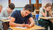 Wer gut plant und strukturiert, der kann entspannt zur schriftlichen Matura antreten.