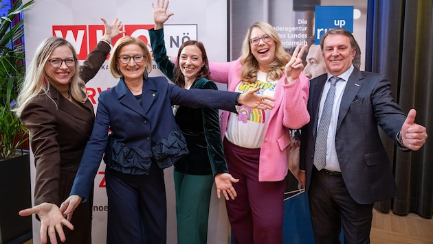 Erfolg: Mikl-Leitner und Ecker mit Jung-Unternehmerinnen Kristina Hentschel, Katharina ...