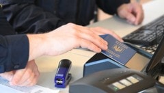Ein Nigerianer trickste mit einem ukrainischen Reisedokument. (Symbolbild)