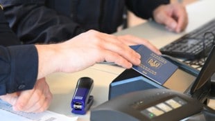 Ein Nigerianer trickste mit einem ukrainischen Reisedokument. (Symbolbild)