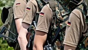Das Verteidigungsministerium führt als Begründung an: „Wir müssen für den Ernstfall wissen, wer ...