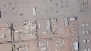 Ein russischer Satellit fotografierte die Prince Sultan Air Base in Saudi-Arabien (Bild), das ...