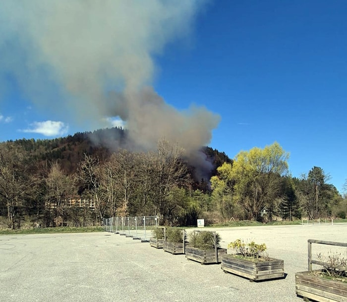 Das Gebiet um das Brandgebiet wurde abgesperrt.