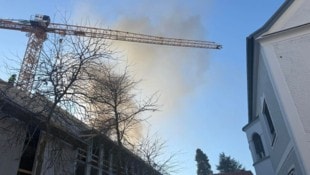 Die Rauchwolken waren in der ganzen Stadt zu sehen.